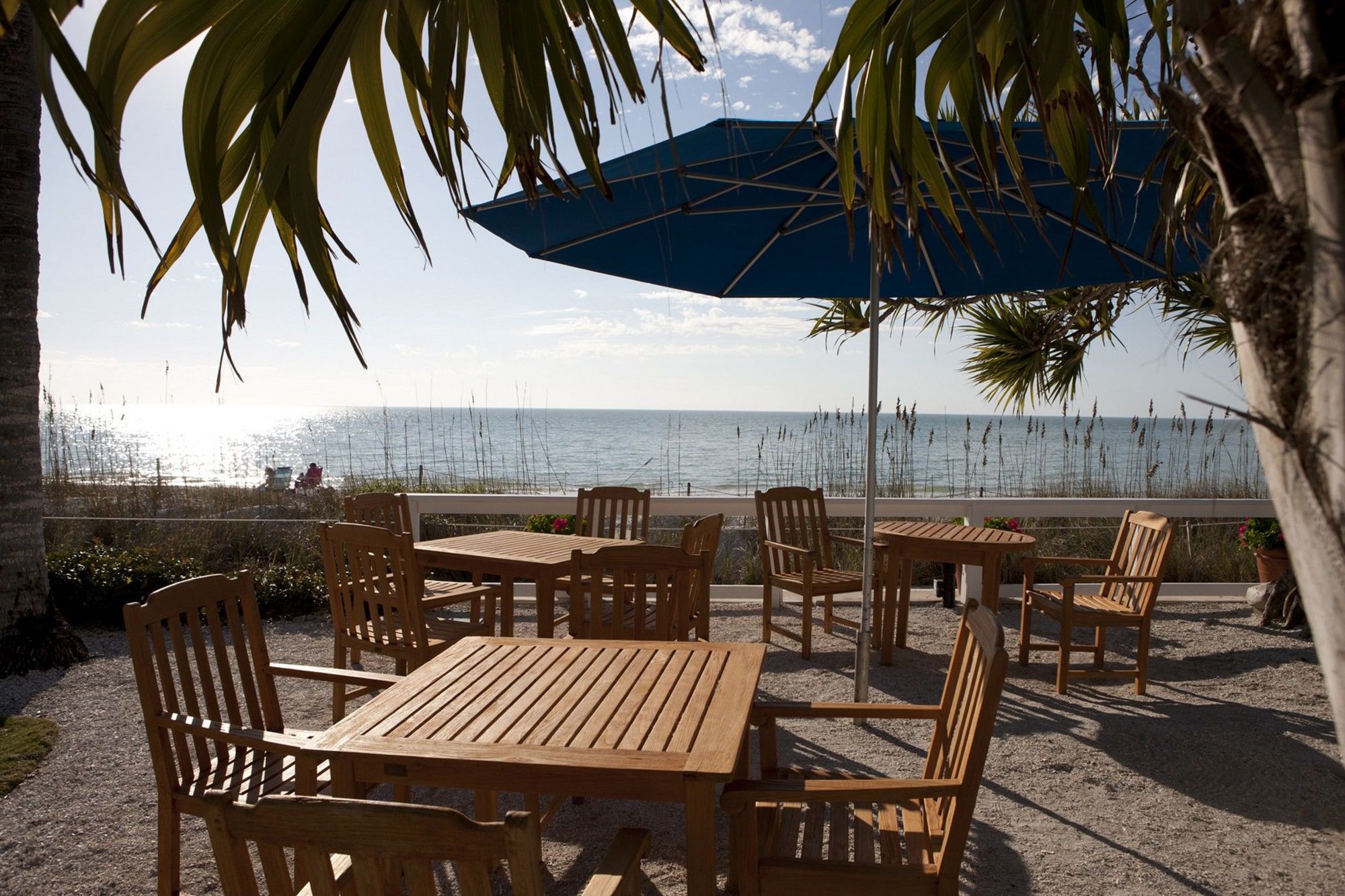 Naples Beach Hotel And Golf Club Restaurant photo